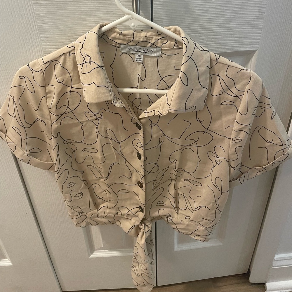 Sweet Rain Cream Abstract Pattern Tie-Front Top